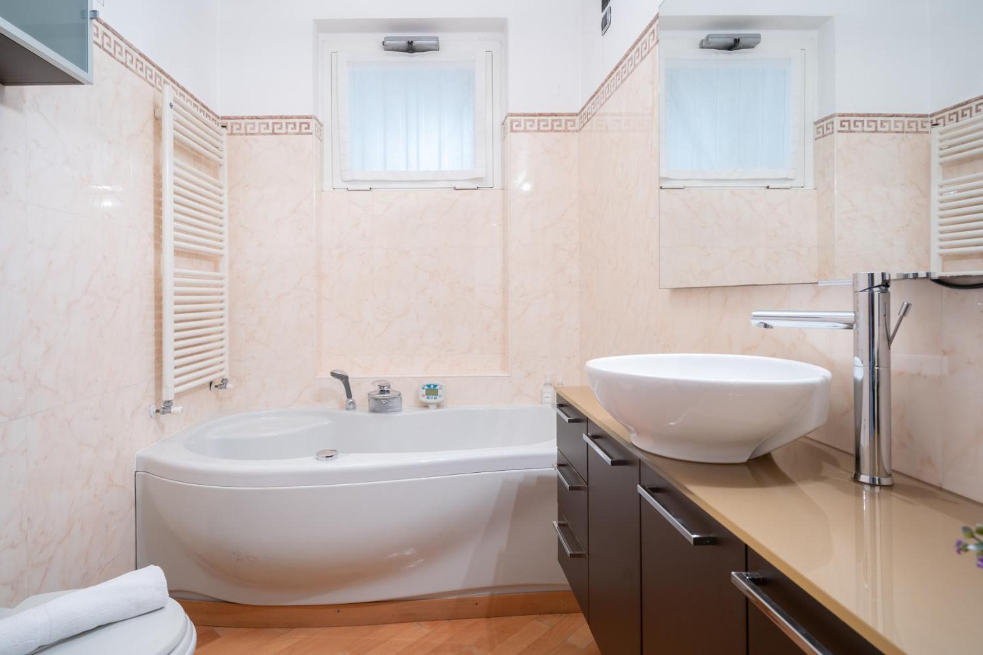 Como Lake - Apartment In Residence 5 Minutes From Lecco Center Galbiate 외부 사진